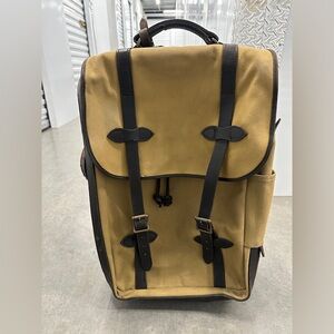 Filson roller suitcase